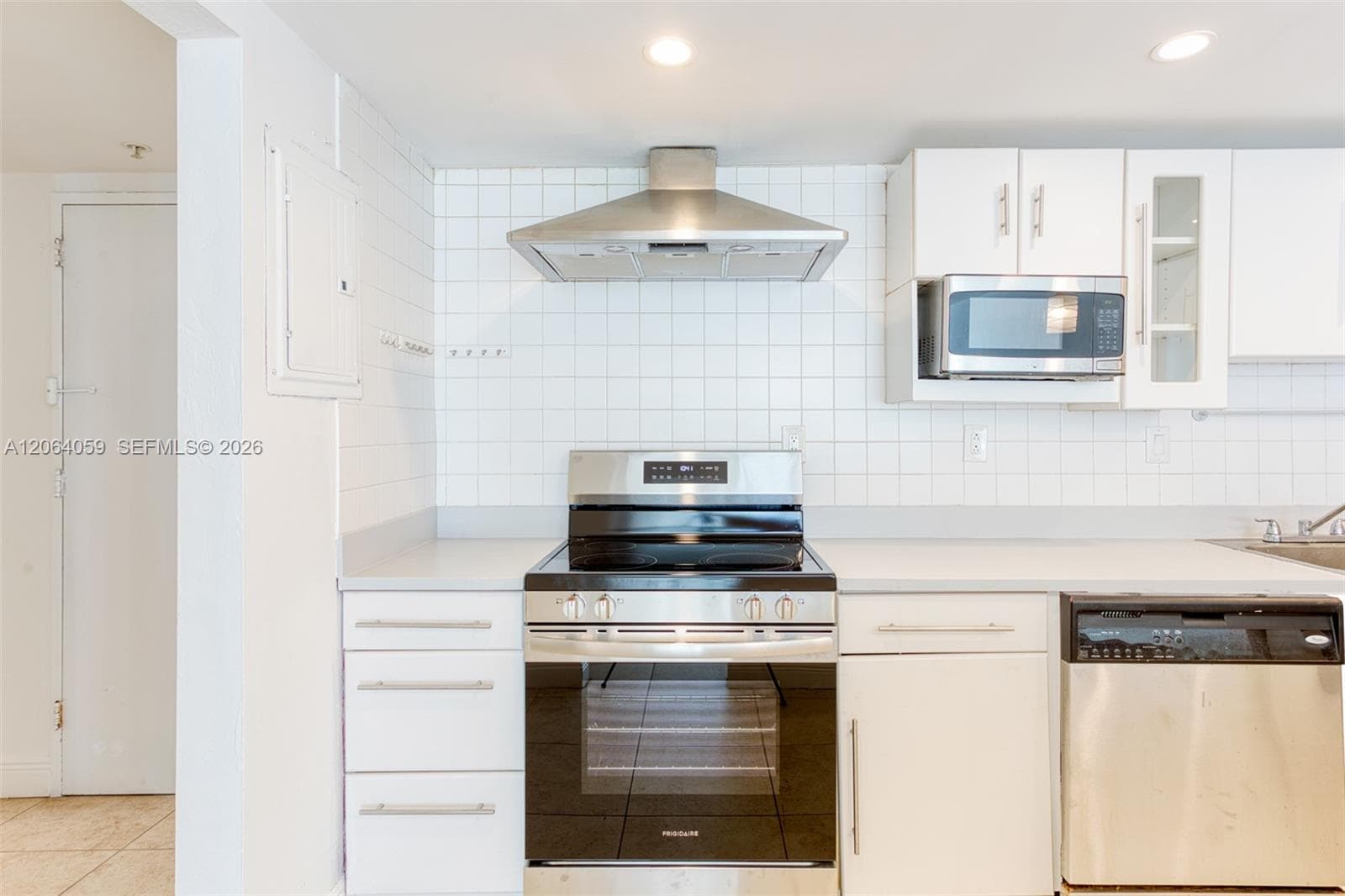 OCEANVIEW BUILDING B COND · #406 in Sunny Isles Beach - Photo 4