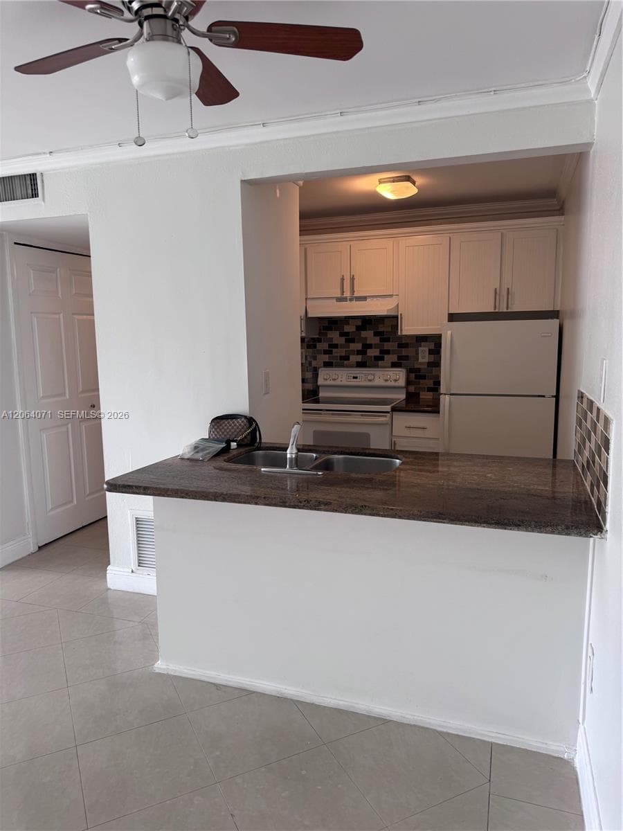 Coral Way Manor · #306 in Miami - Photo 5