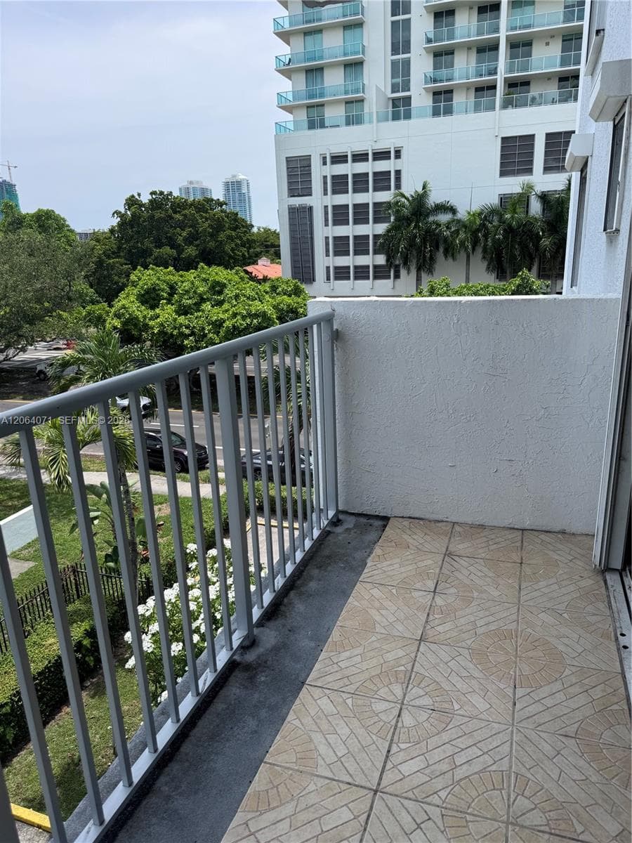 Coral Way Manor · #306 in Miami - Photo 10