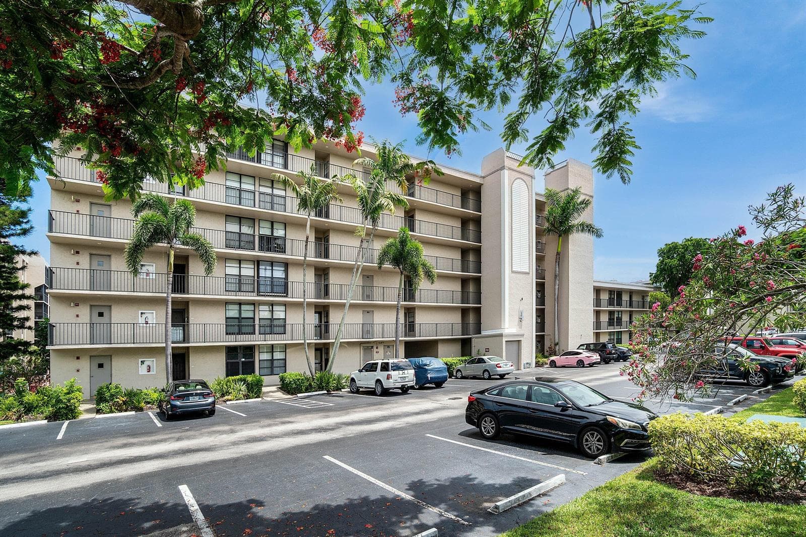 4 Royal Palm Way #4020