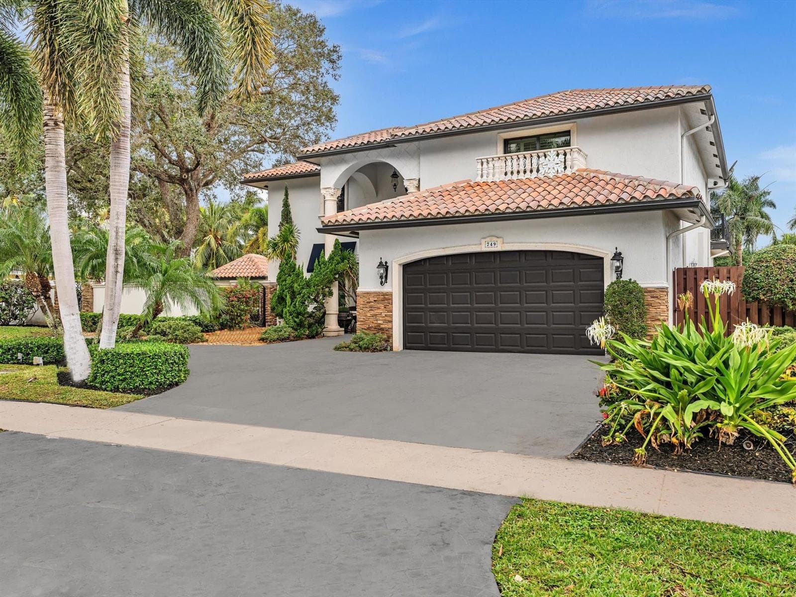 749 Sw 2ND Street