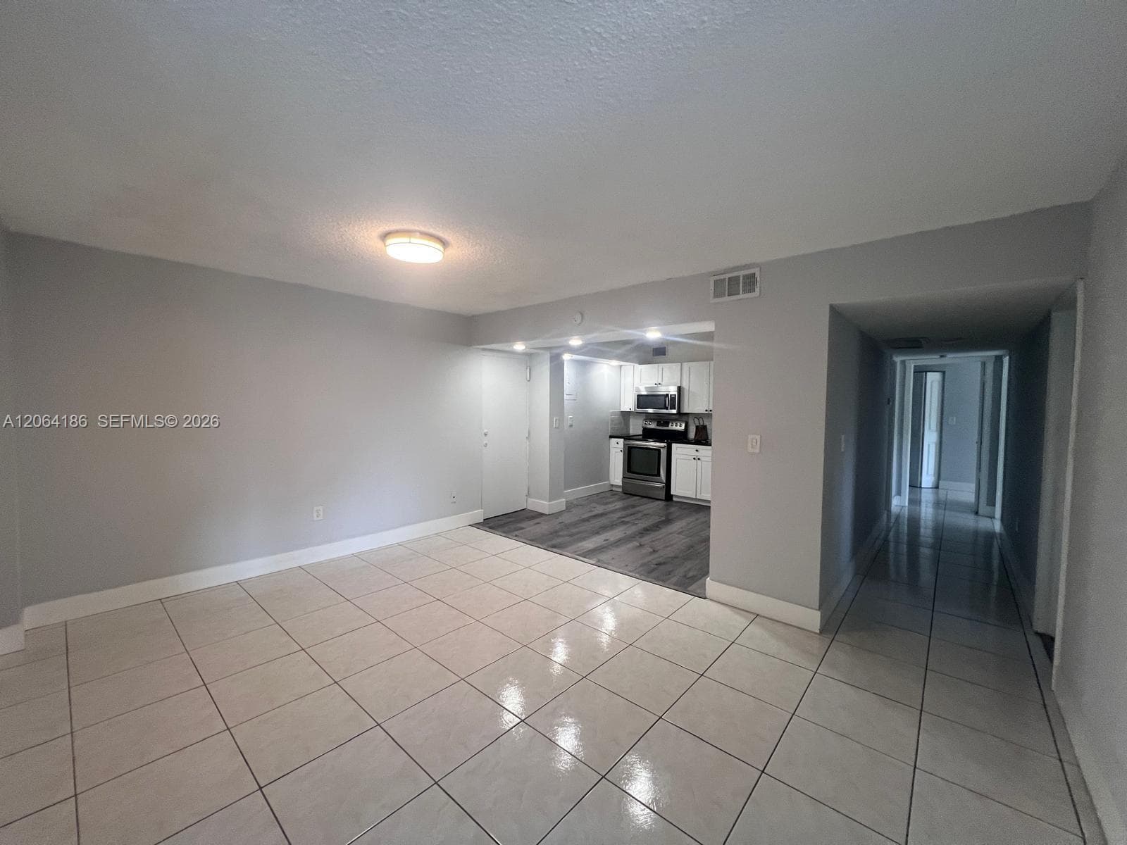 SOVEREIGNS CONDO · #3B in Miami - Photo 2