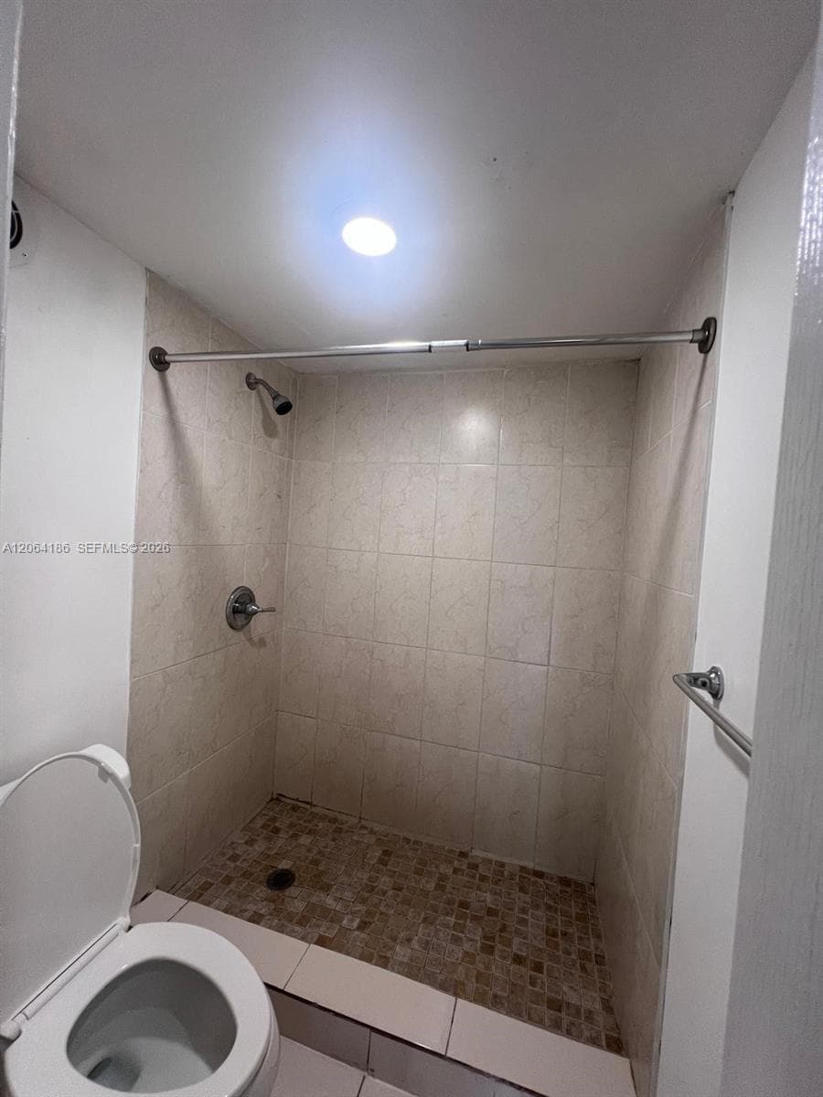 SOVEREIGNS CONDO · #3B in Miami - Photo 7