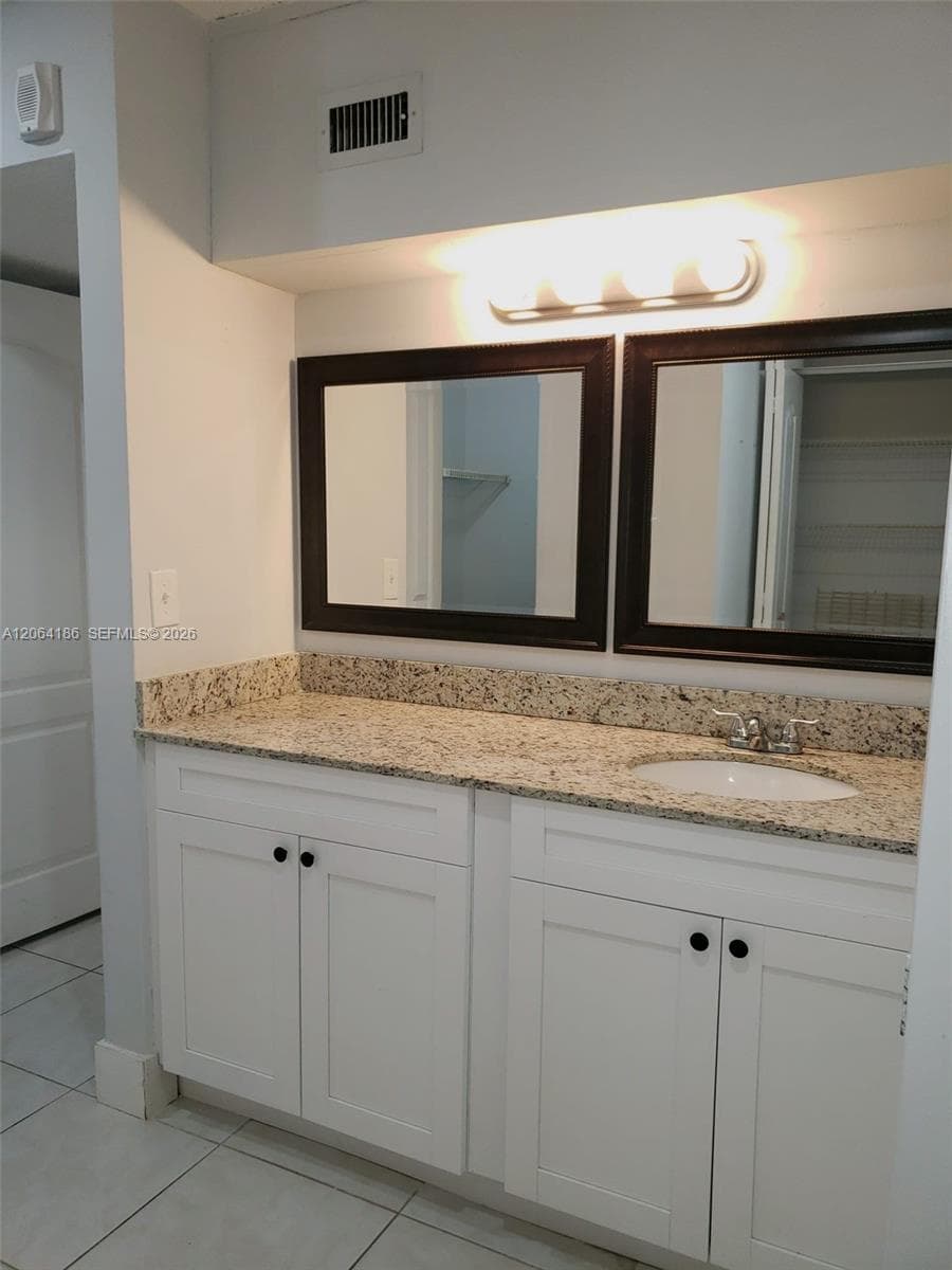 SOVEREIGNS CONDO · #3B in Miami - Photo 4