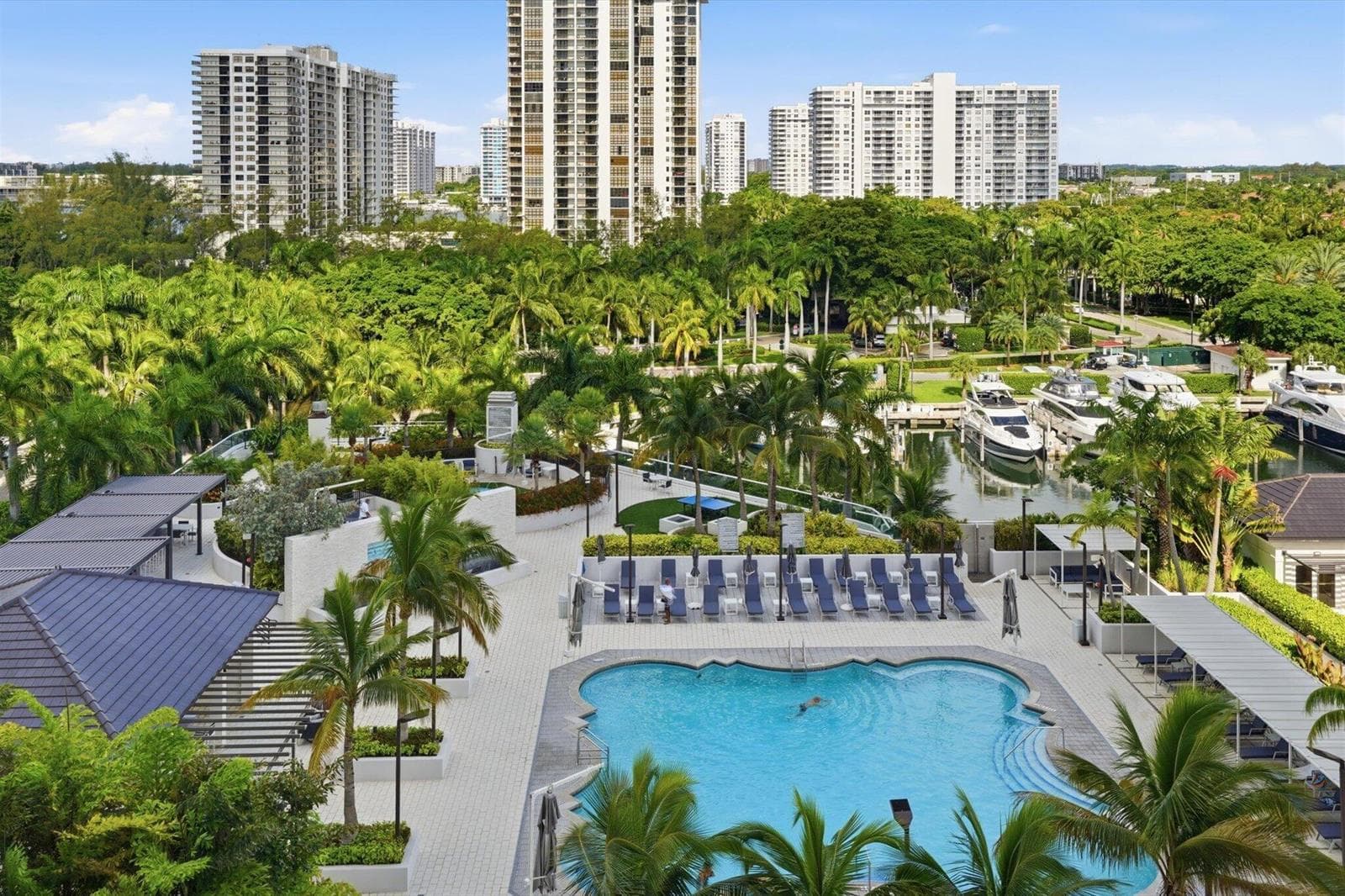 36-7000 Island Blvd apt 907_036