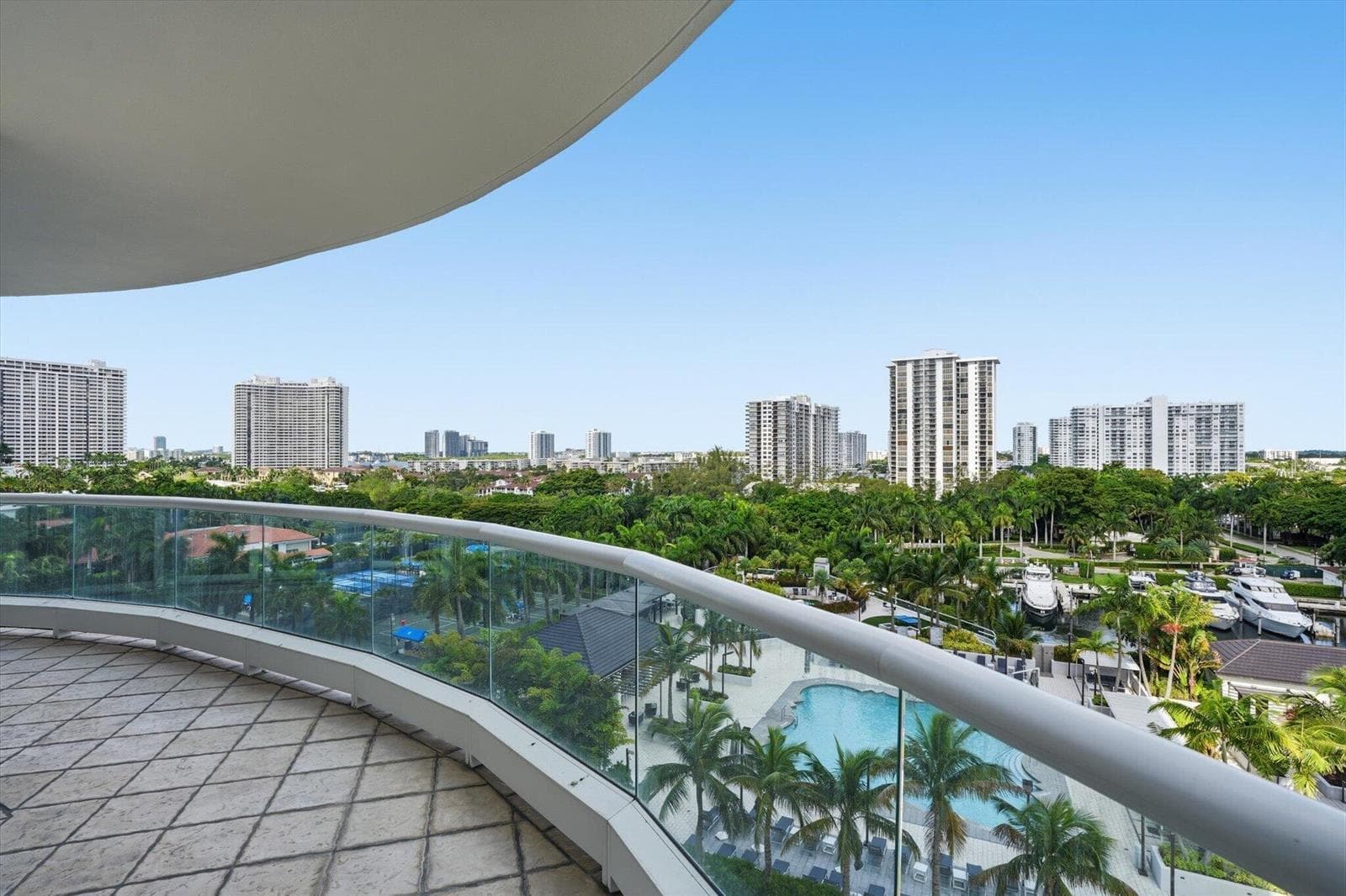 26-7000 Island Blvd apt 907_026