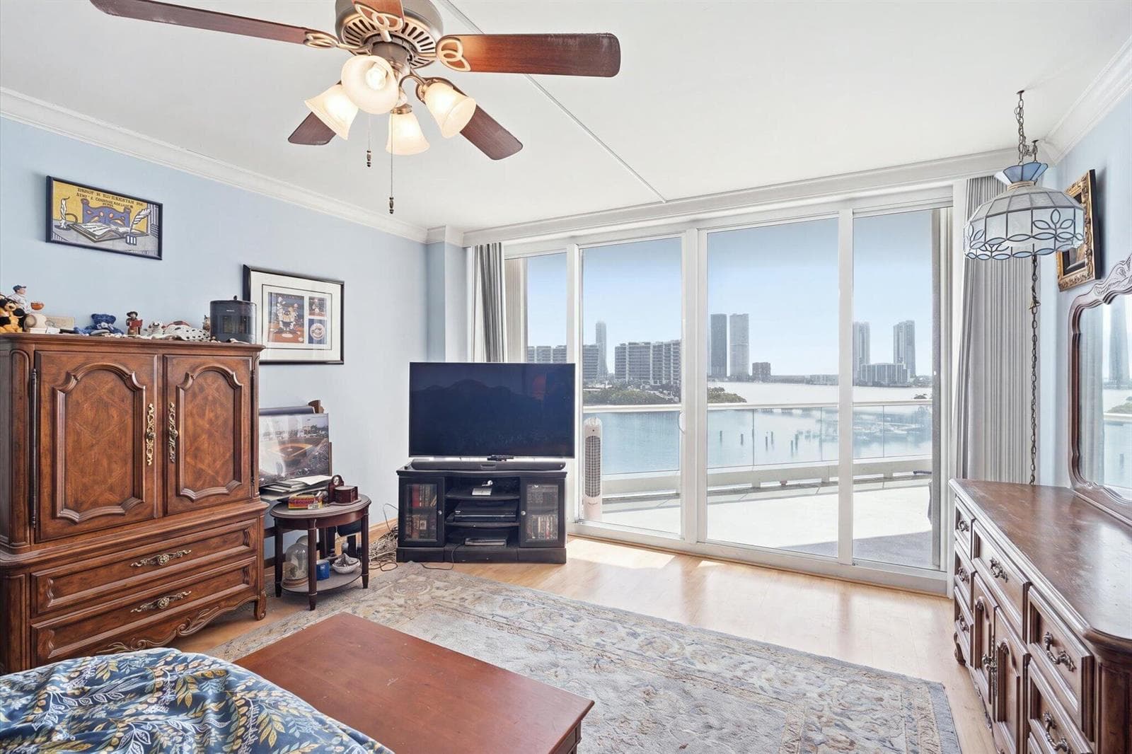 08-7000 Island Blvd apt 907_008