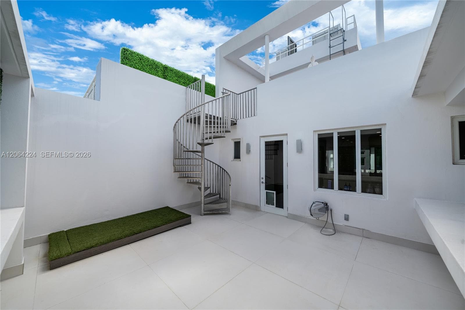 6203 Laguna Path N photo 32