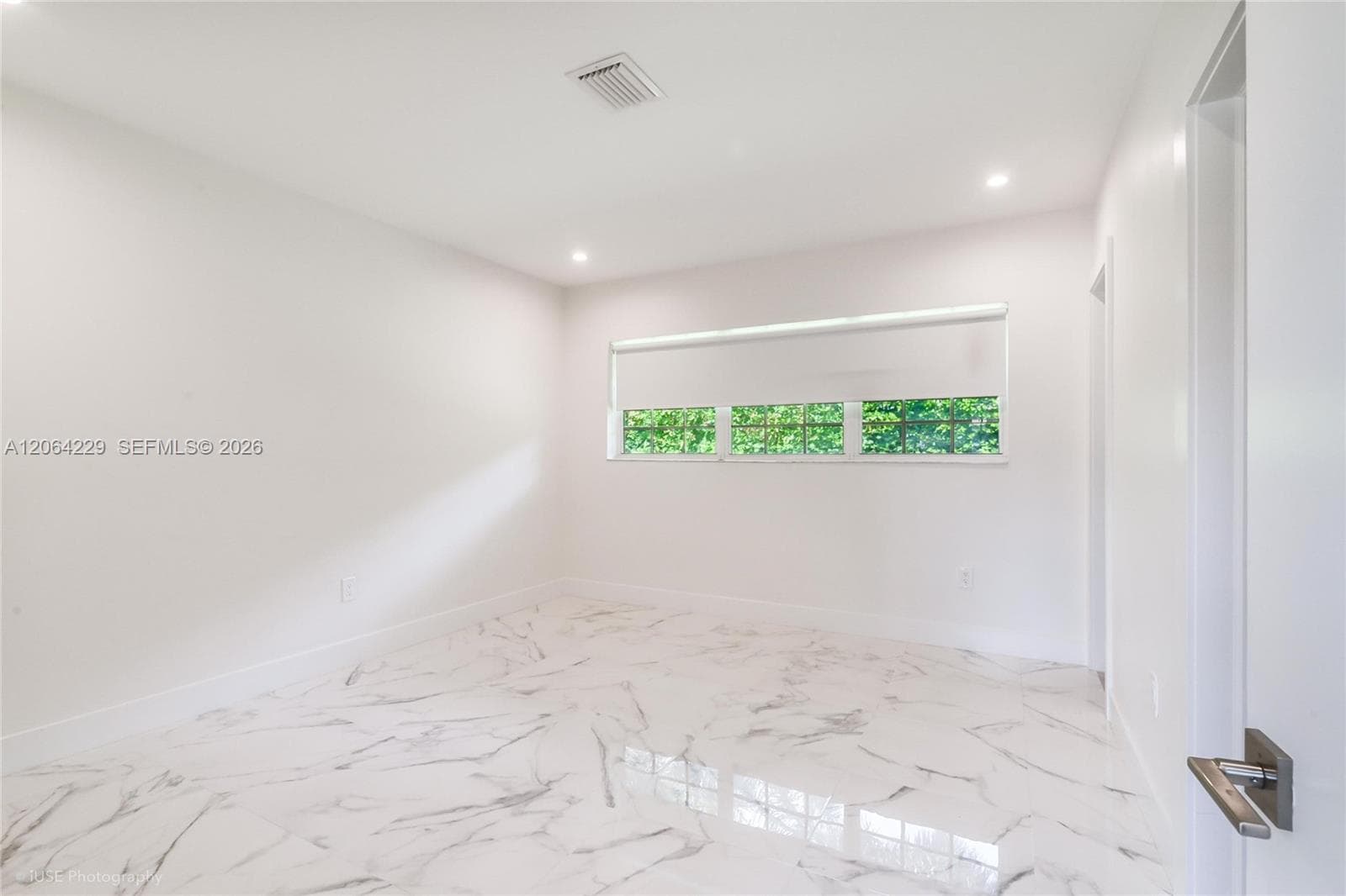 52 Camden Dr photo 17