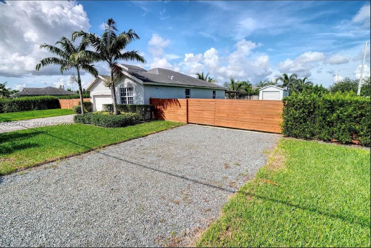 30600 SW 193rd Ave photo 3
