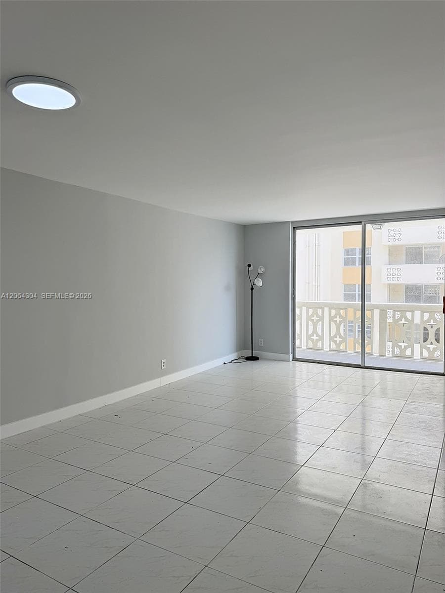 IMPERIAL TOWERS CONDO · #824 in Hallandale Beach - Photo 7