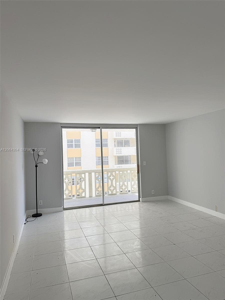 IMPERIAL TOWERS CONDO · #824 in Hallandale Beach - Photo 9