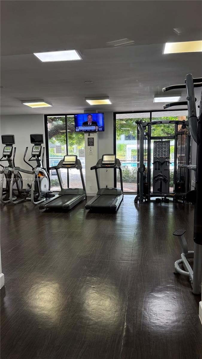 PARC CENTRAL AVENTURA EAS · #614 in Aventura - Photo 27