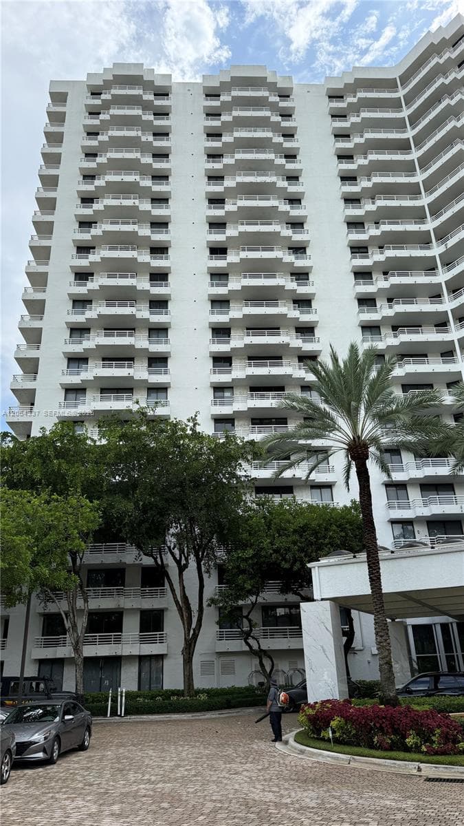 PARC CENTRAL AVENTURA EAS · #614 in Aventura - Photo 2