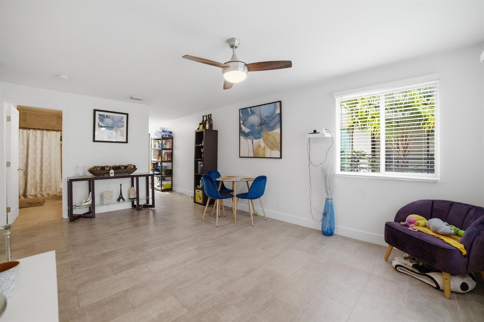 Unit1-Livingroom-B (1)