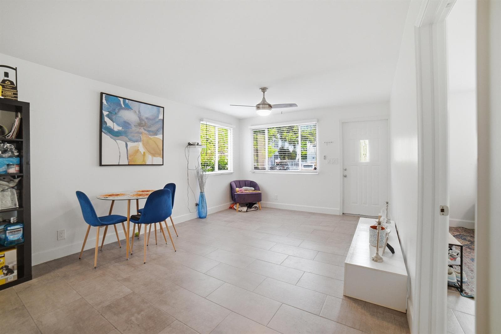 Unit1-Livingroom (1)