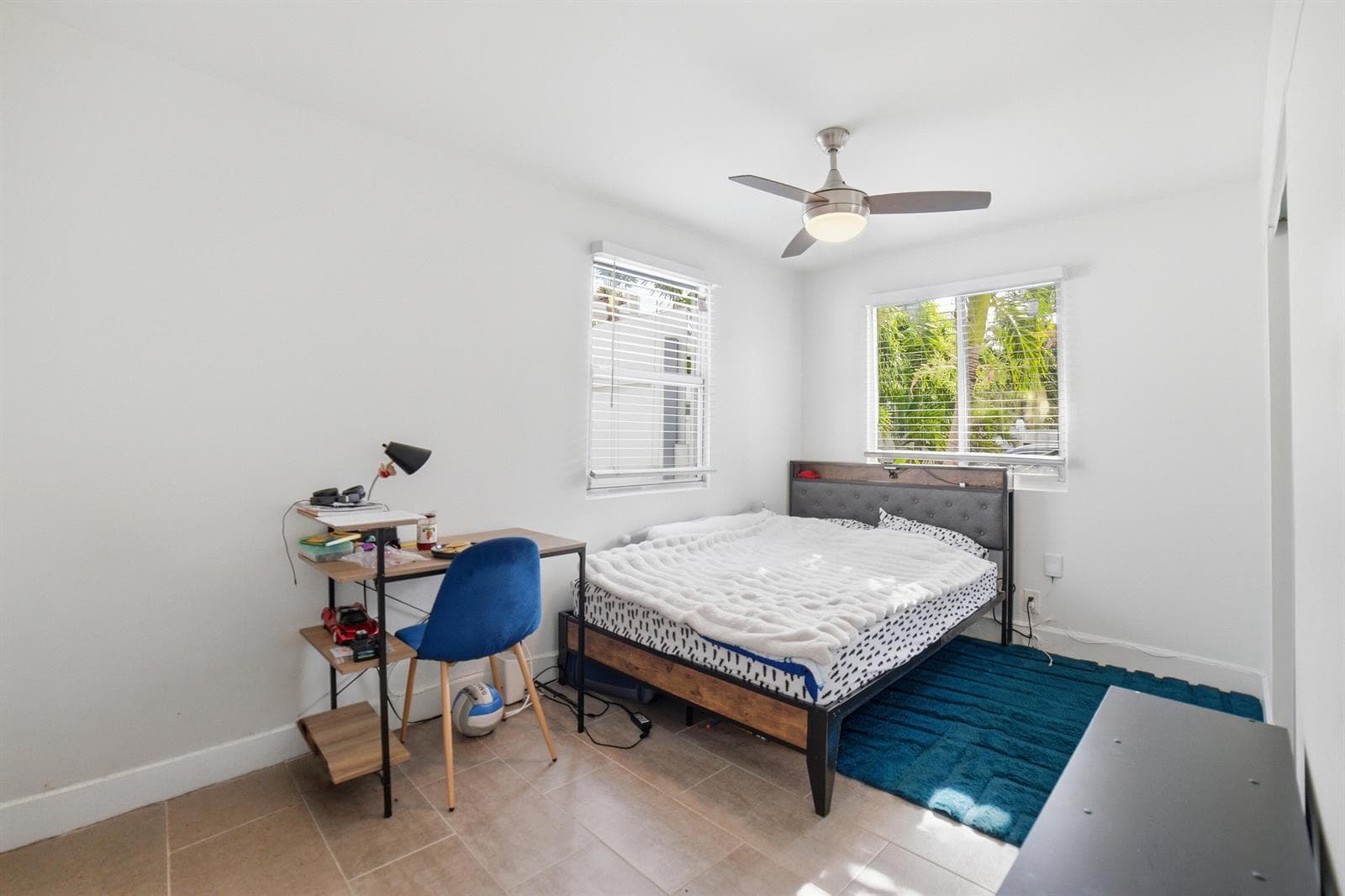 Unit1-Bedroom2