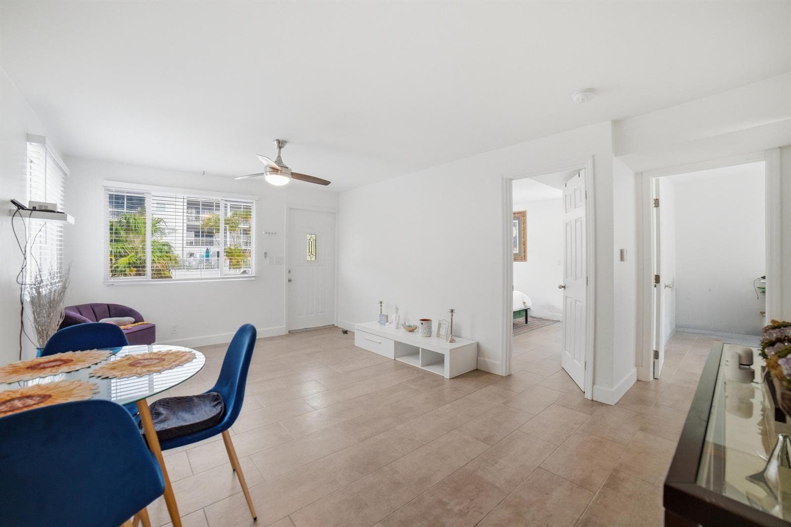 Unit1-Livingroom-C (1)