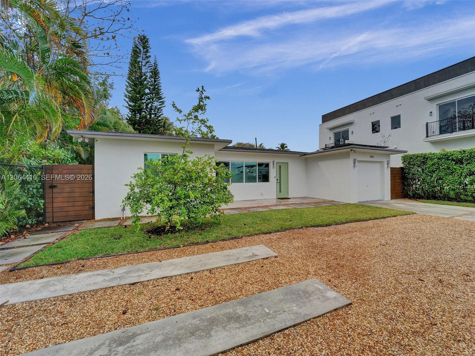 1440 SW 20th St photo 3