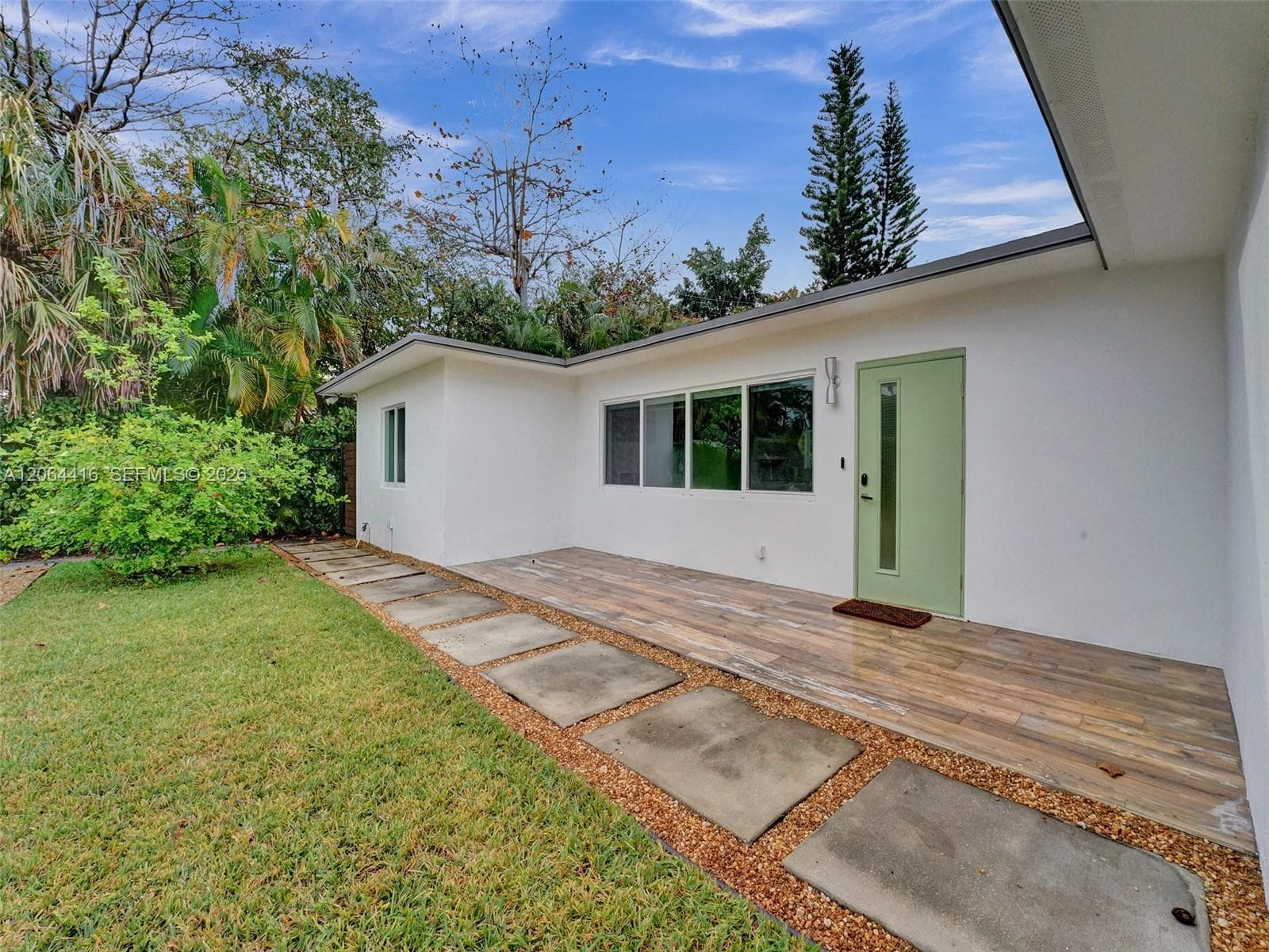 1440 SW 20th St photo 4