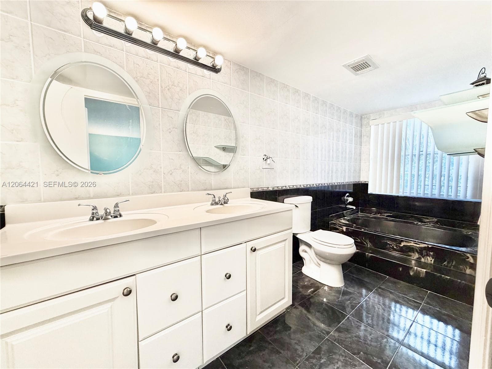 VENETIAN PARK · #14 in Hallandale Beach - Photo 35