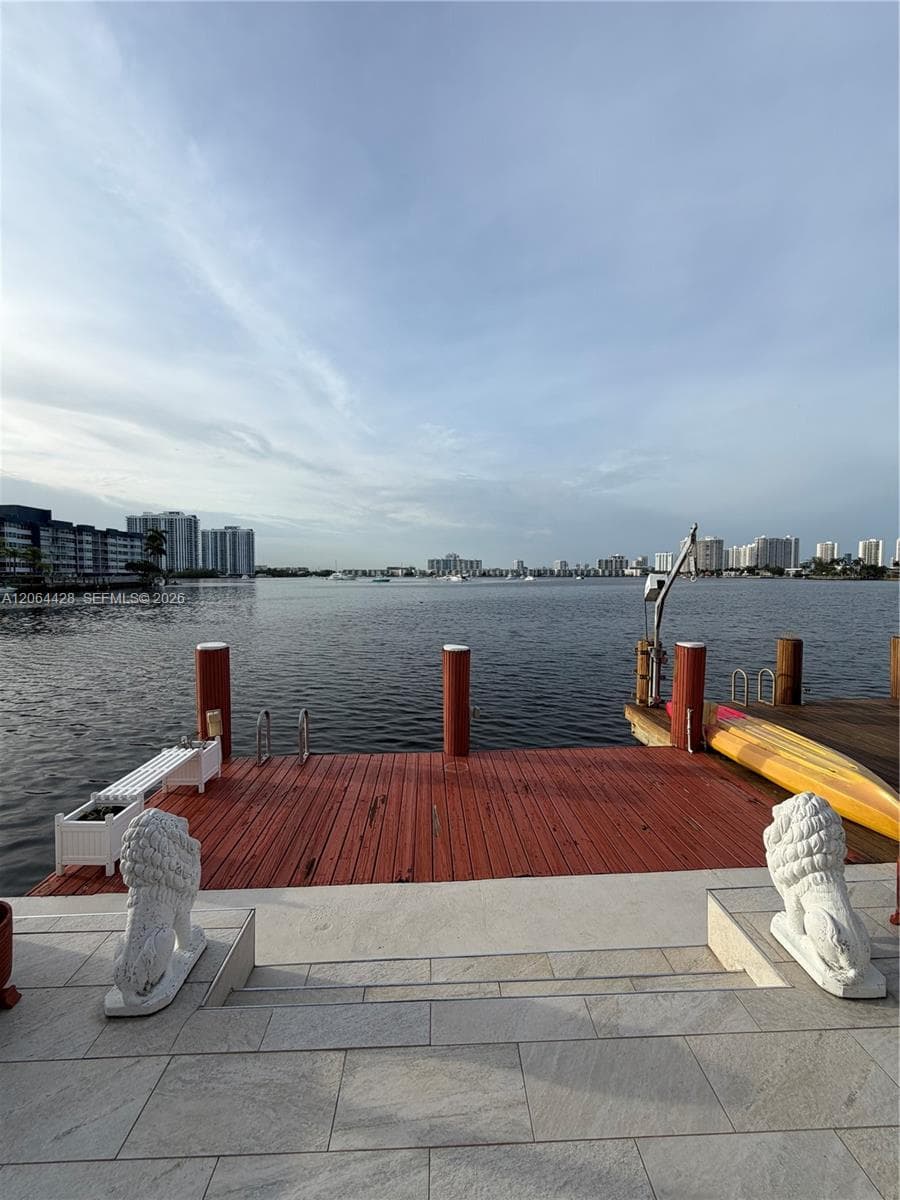 Leeward Point Condo · #27 in North Miami Beach - Photo 9