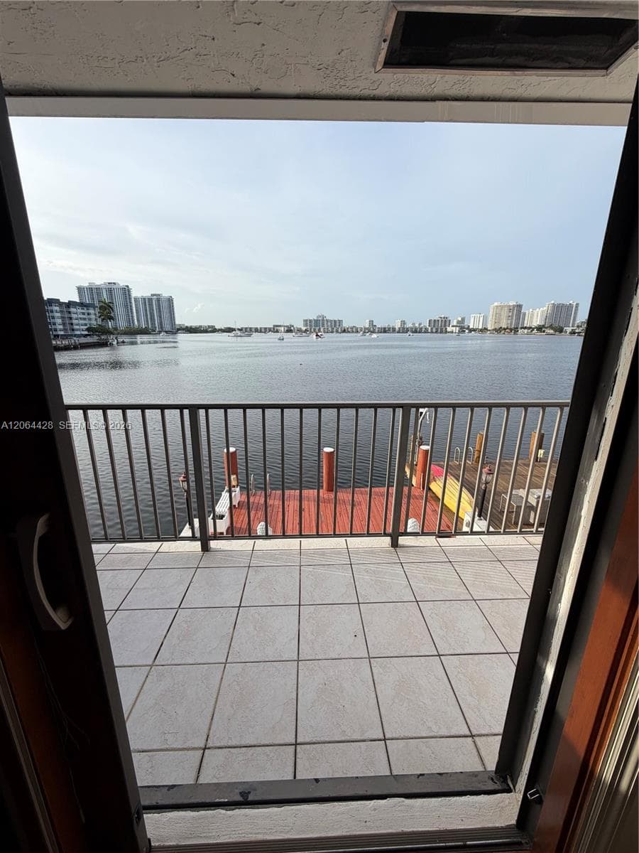 Leeward Point Condo · #27 in North Miami Beach - Photo 15