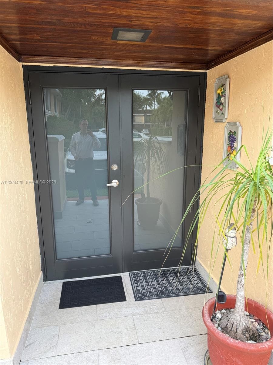 Leeward Point Condo · #27 in North Miami Beach - Photo 8