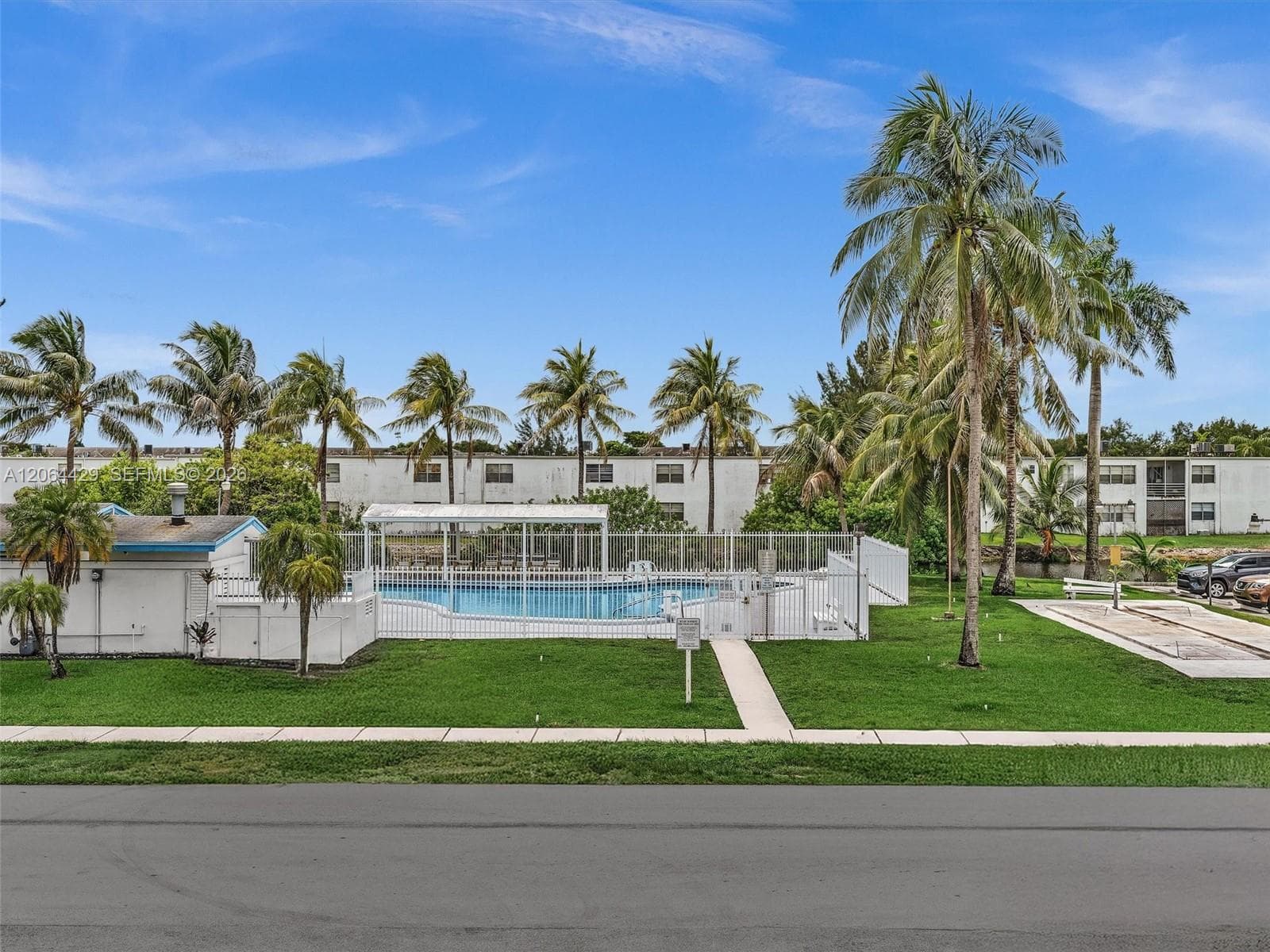 RO-MONT GARDENS · #30 in Miami Gardens - Photo 20