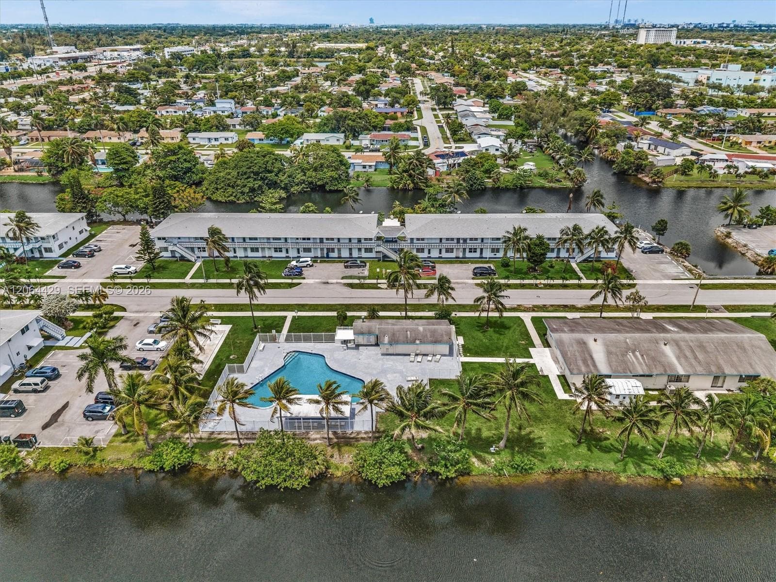 RO-MONT GARDENS · #30 in Miami Gardens - Photo 24