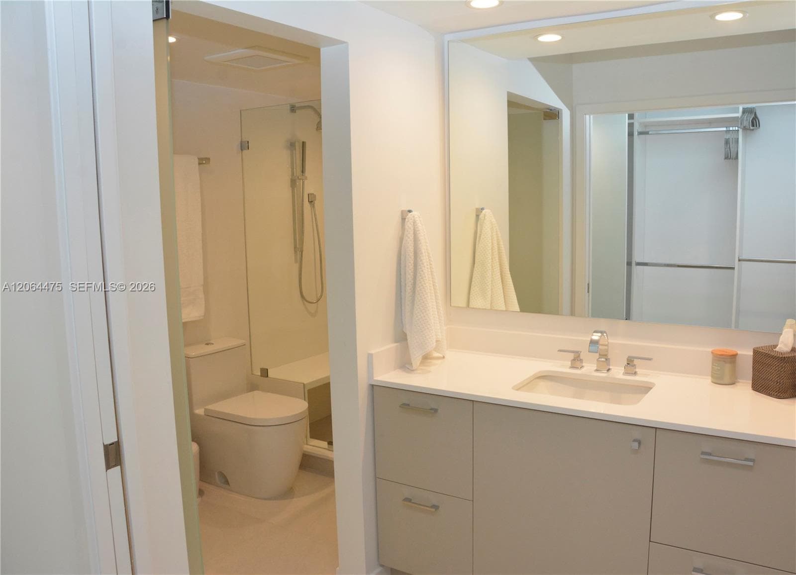 Commodore Club East · #713 in Key Biscayne - Photo 8