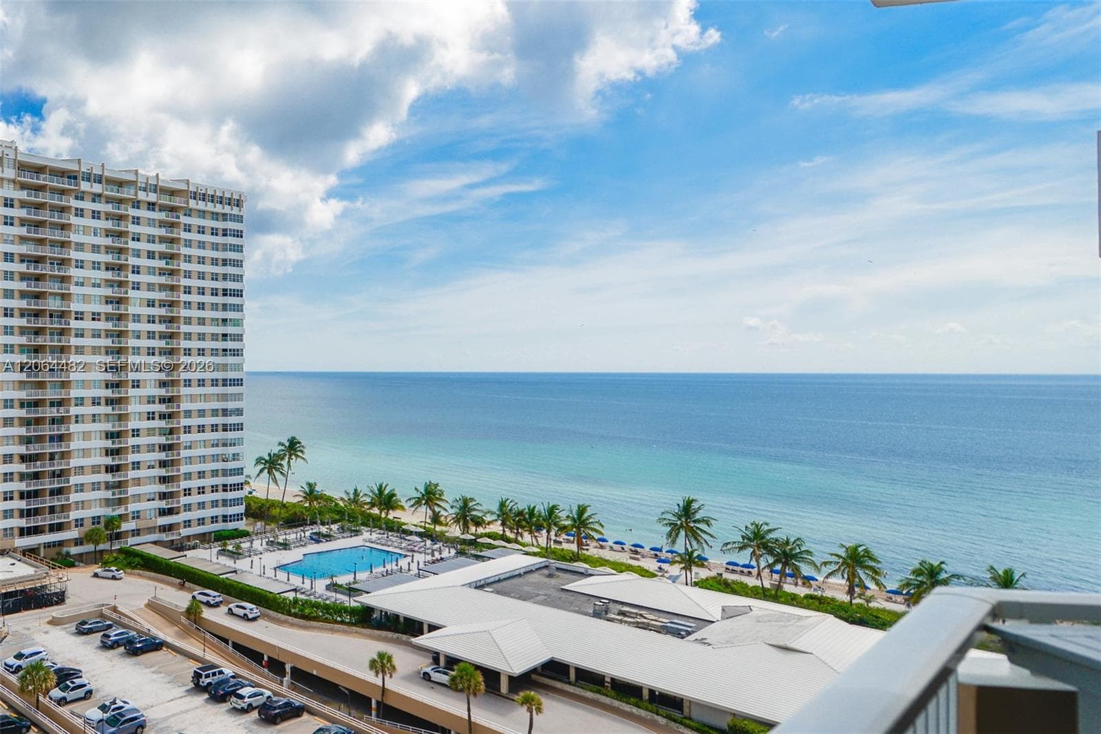 HEMISPHERES CONDO · #11K in Hallandale Beach - Photo 1