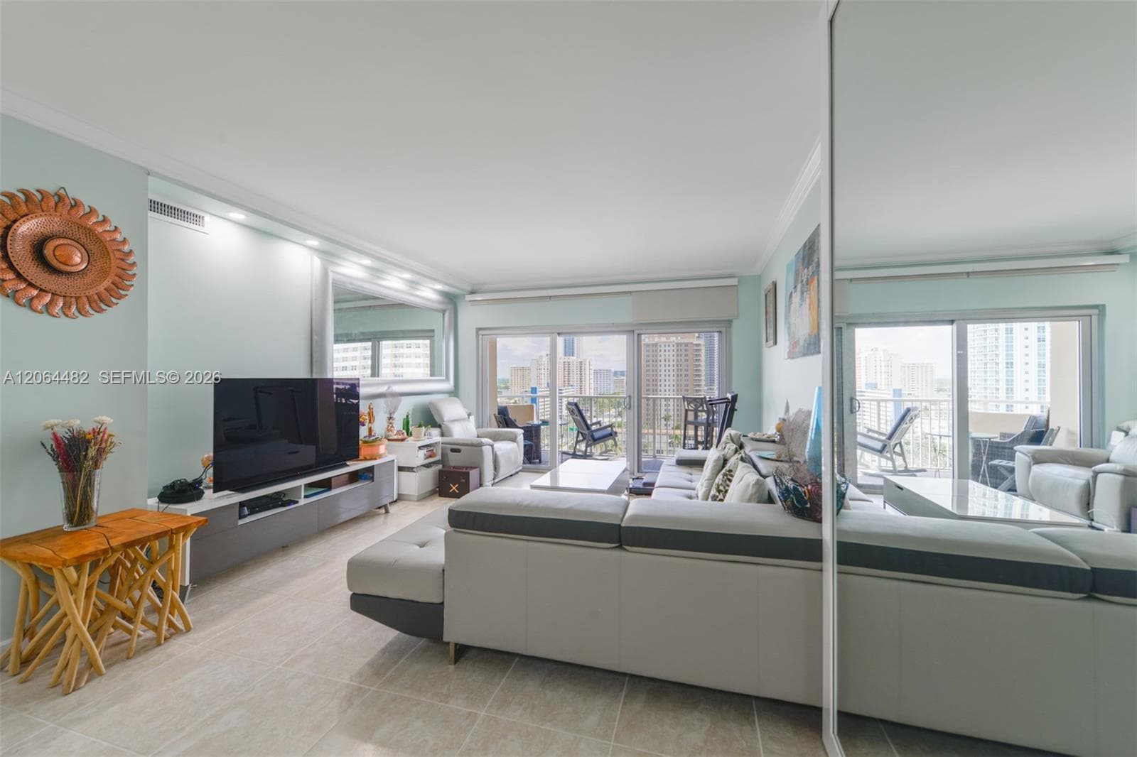 HEMISPHERES CONDO · #11K in Hallandale Beach - Photo 4