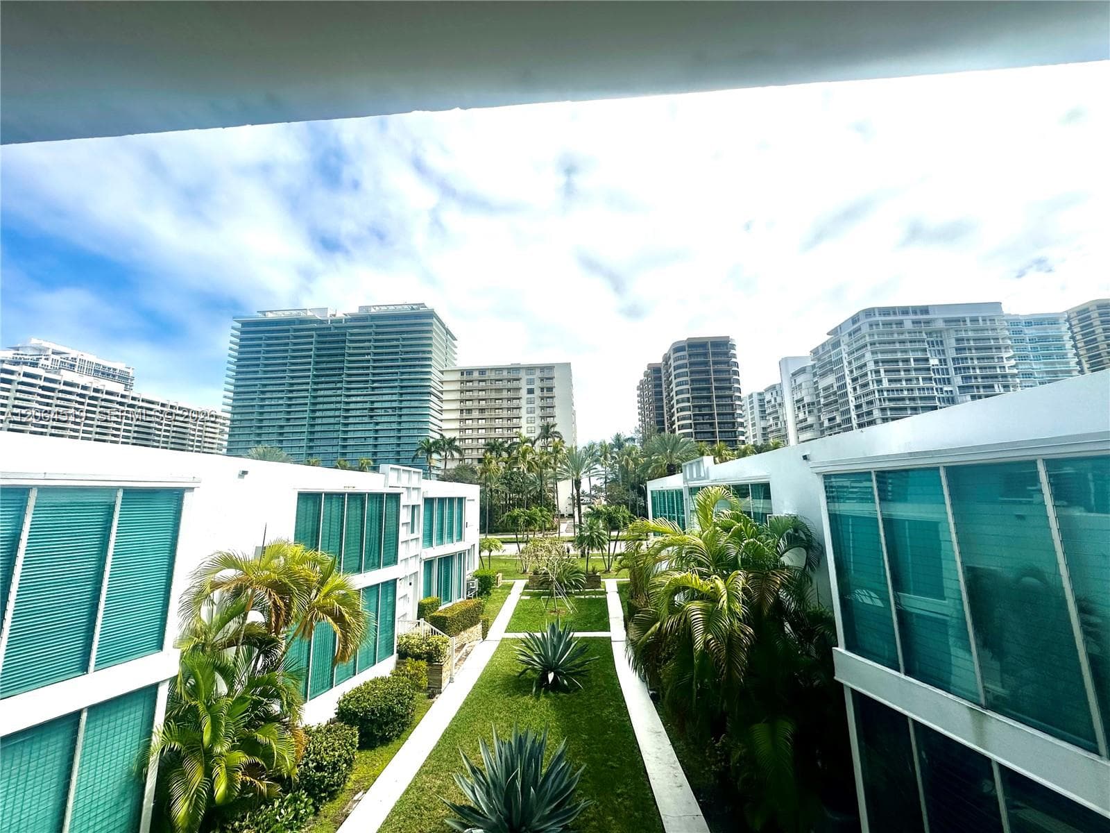 BROWNSTONE CO-OP APTS INC · #205 in Bal Harbour - Photo 2