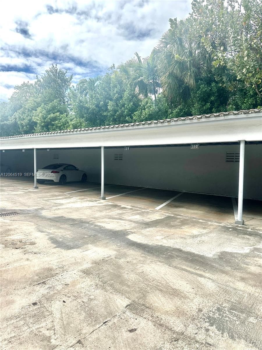 BROWNSTONE CO-OP APTS INC · #205 in Bal Harbour - Photo 17