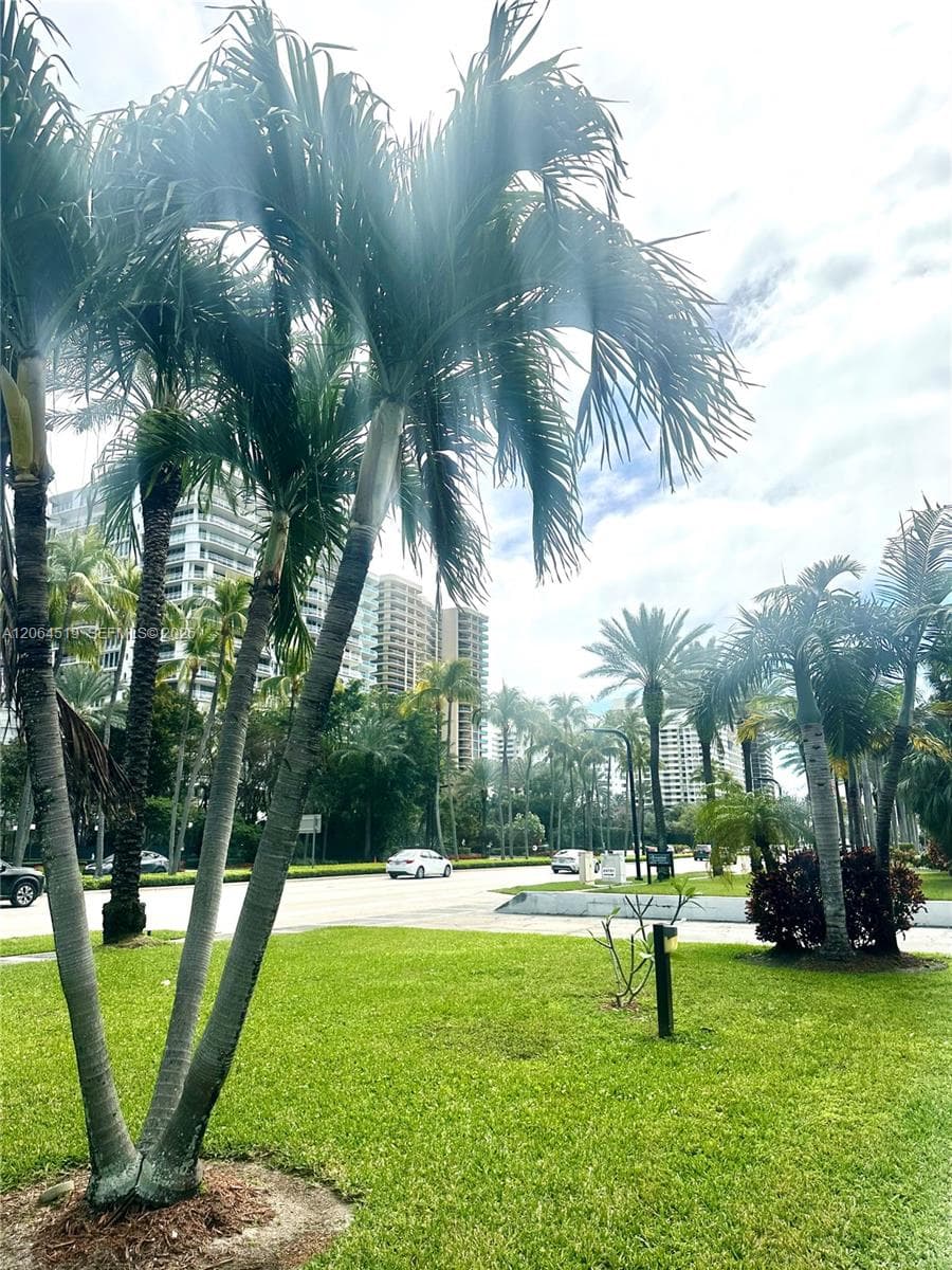 BROWNSTONE CO-OP APTS INC · #205 in Bal Harbour - Photo 22