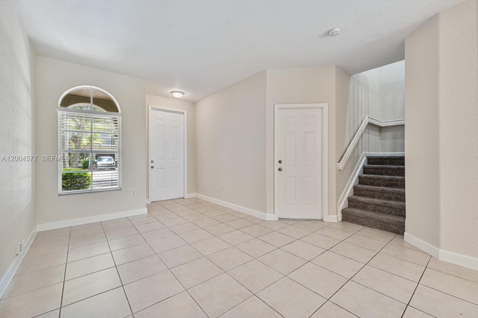 1427 SE 25th Ave photo 4