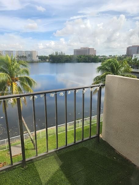 EL LAGO CONDO · #W410 in Miami - Photo 2