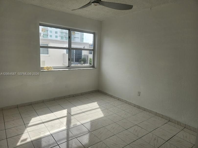 EL LAGO CONDO · #W410 in Miami - Photo 5