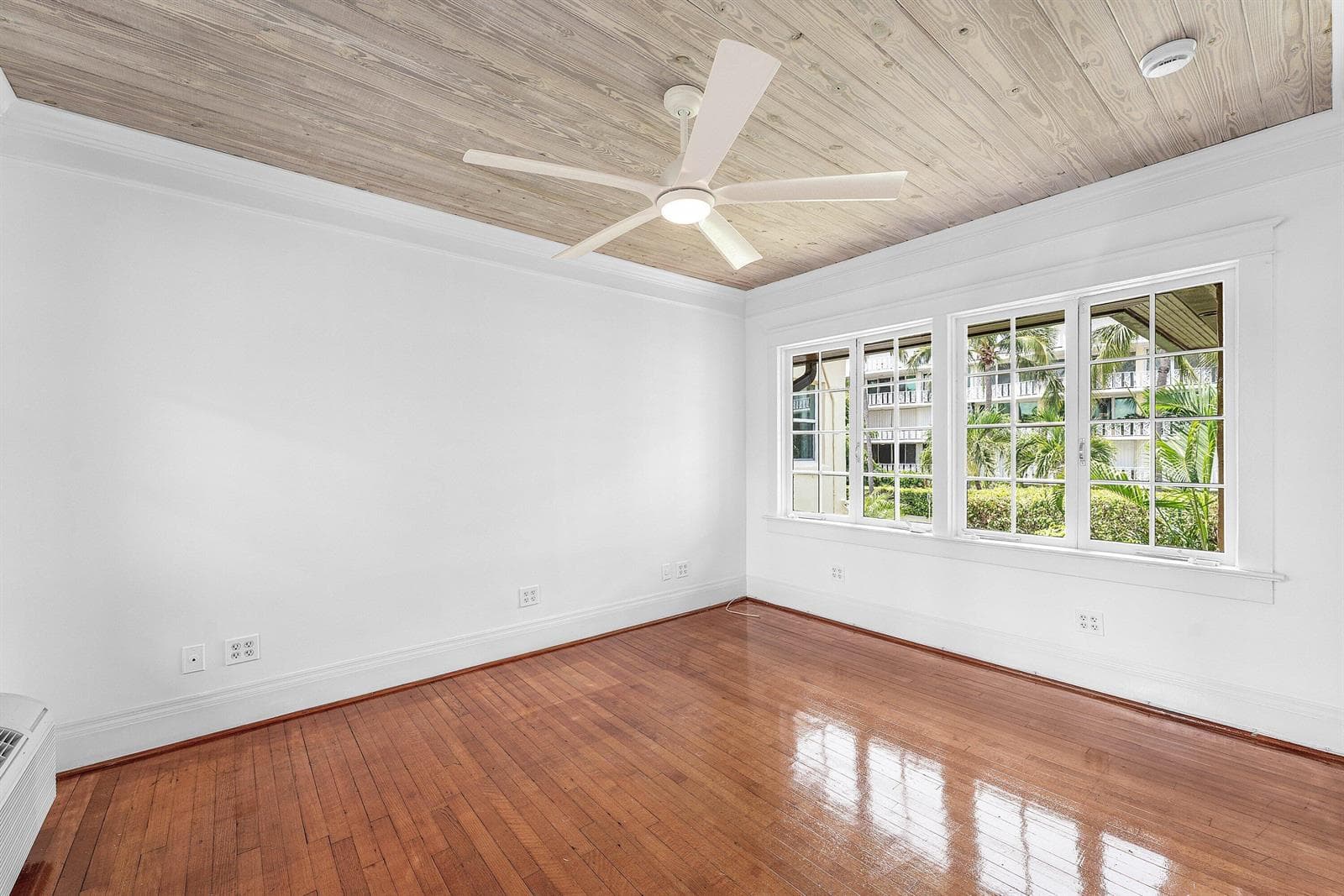 023-232AustralianAvenue-3-PalmBeach-FL-3