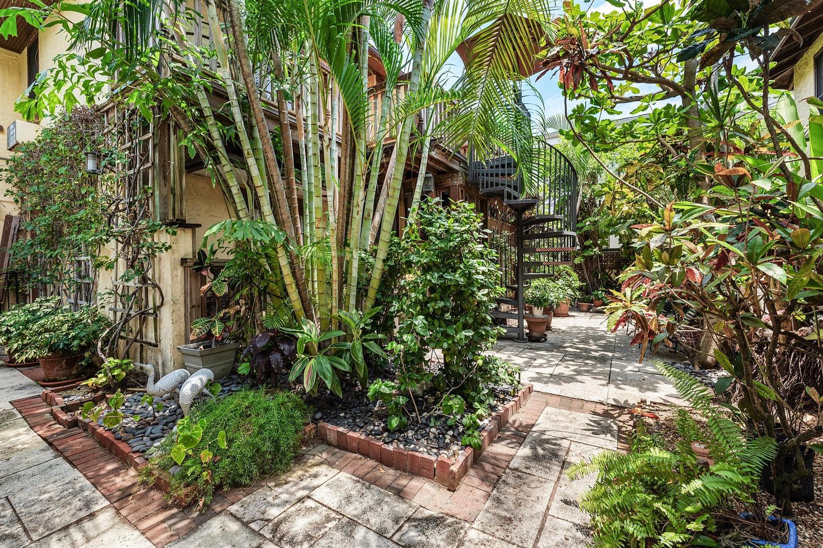 009-232AustralianAvenue-3-PalmBeach-FL-3