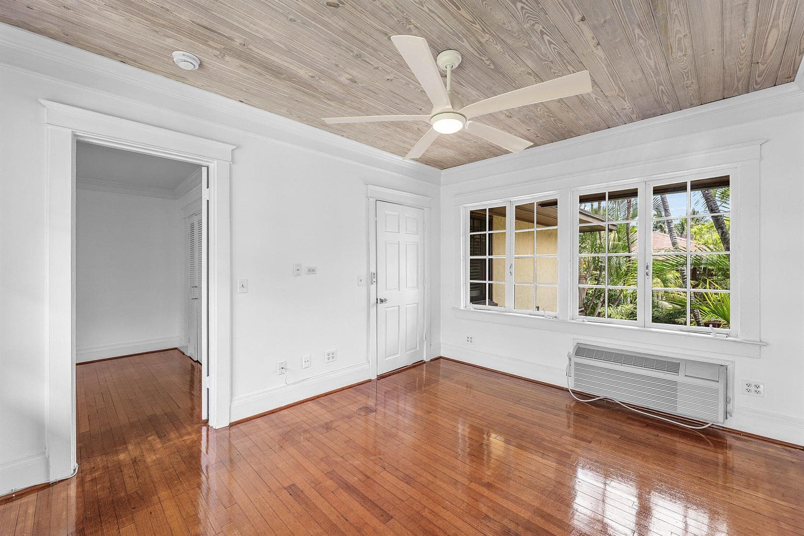 024-232AustralianAvenue-3-PalmBeach-FL-3