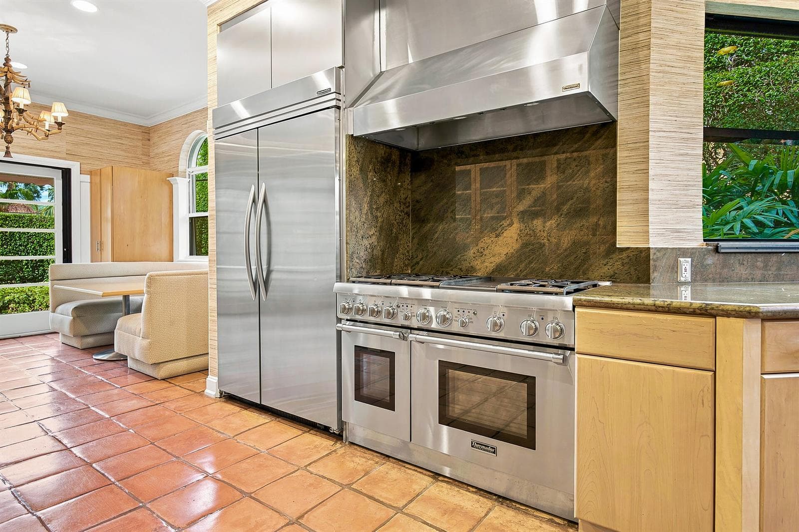 Chef's kitchen - gas range