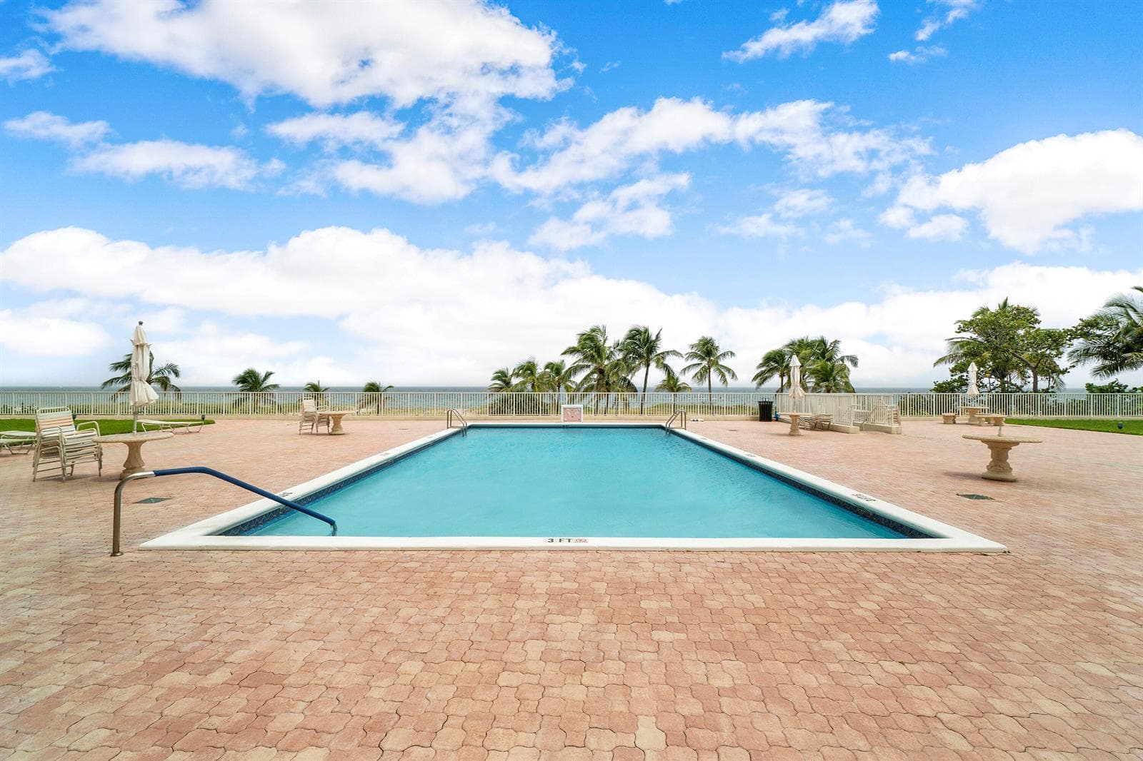 750_N_Ocean_Blvd_U1403_30