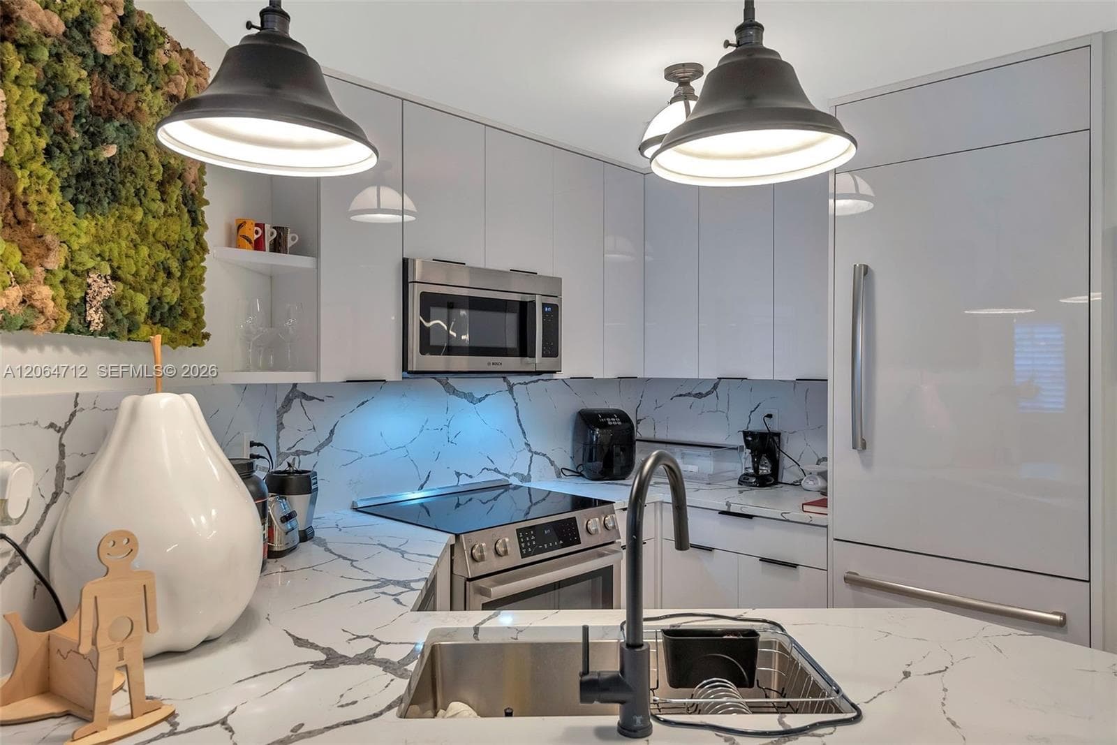 THE VISTAS CONDO · #203 in Miami Beach - Photo 5