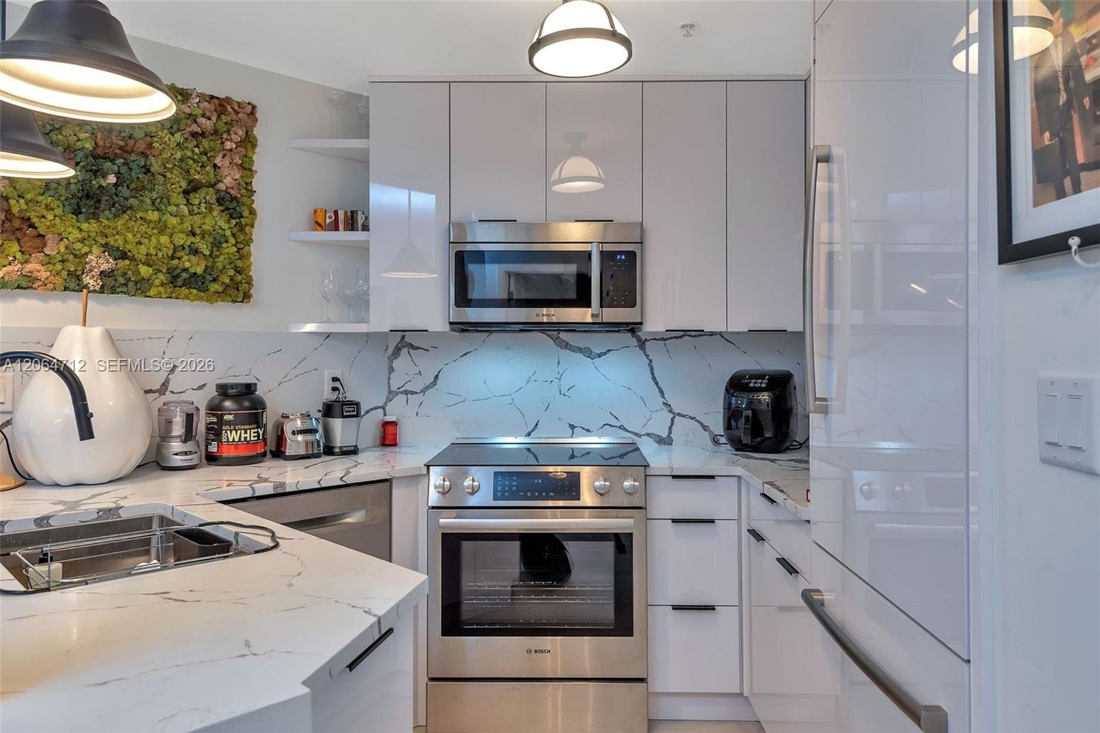 THE VISTAS CONDO · #203 in Miami Beach - Photo 4