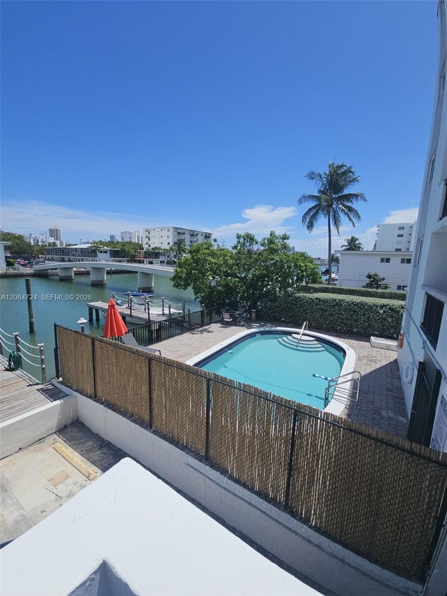 BISCAYNE BCH SUB · #403 in Miami Beach - Photo 3