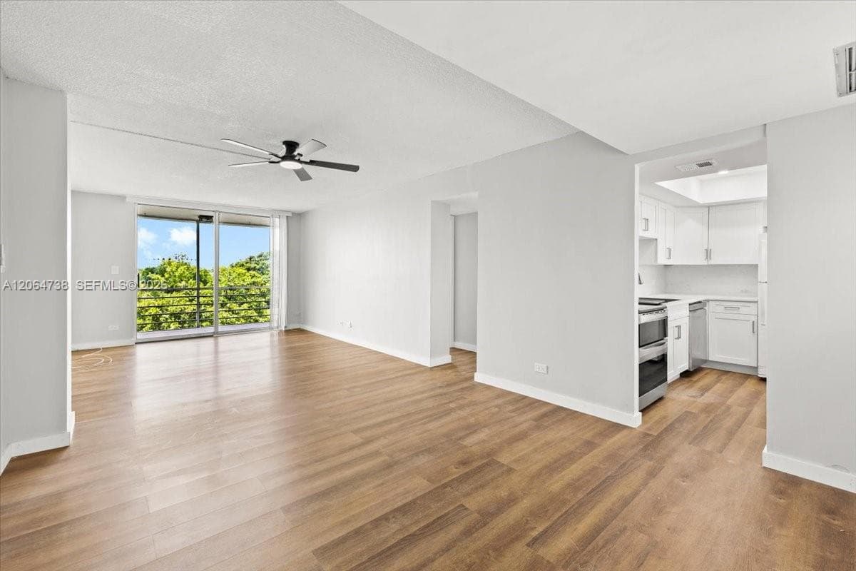 ROYAL OAKS · #414 in Miami - Photo 2