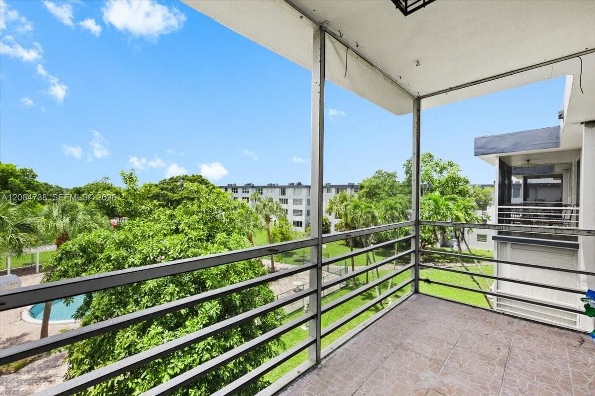 ROYAL OAKS · #414 in Miami - Photo 13