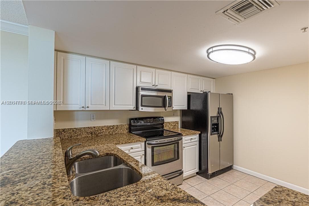 LAS OLAS BY THE RIVER CON · #2409 in Fort Lauderdale - Photo 9